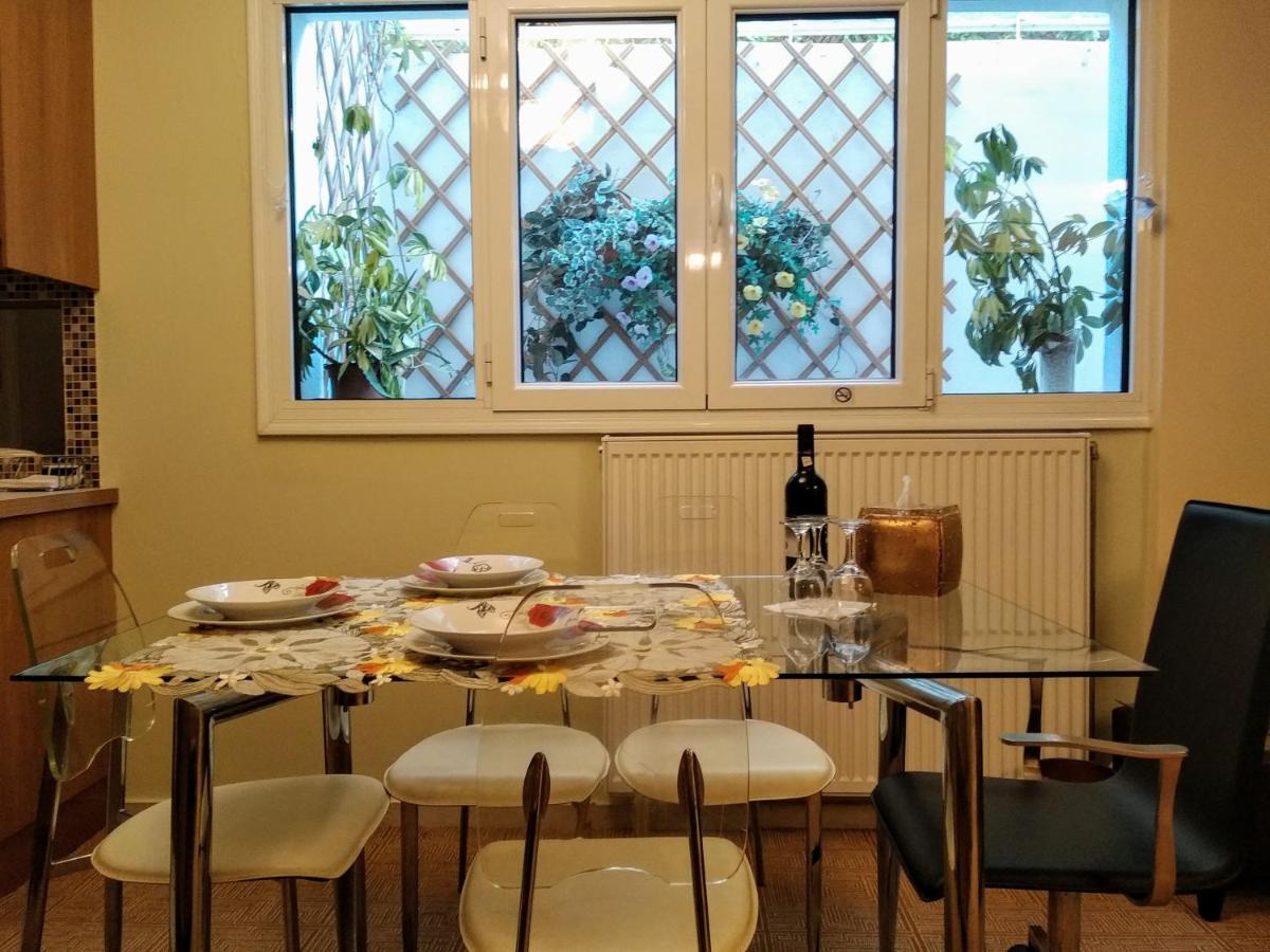 Wonderful Playroom Apartment Атина Екстериор снимка